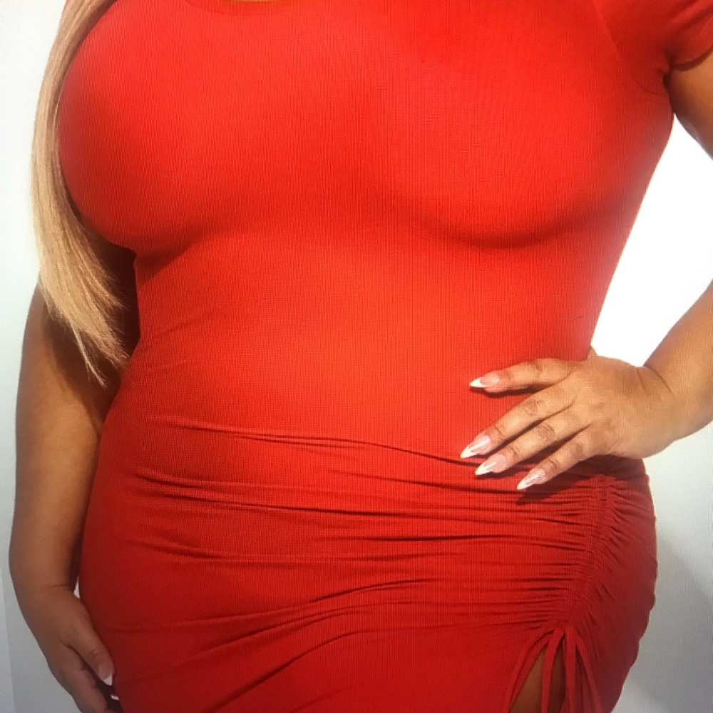 Red Ruched Side-Slit Midi Dress - Picture 3 of 5